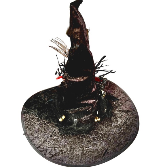 🔥SOLD🔥The Golden Skull Witch Hat - Picture 5 of 16